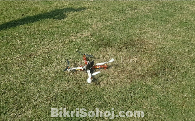 Fully customizable quadcopter